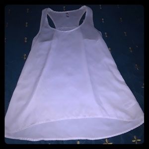 White top ! It's really long goes great with leggi